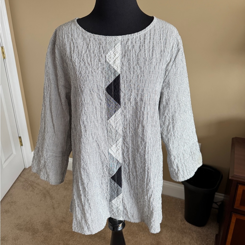 Habitat. Women's Black and White cotton Top. Size S